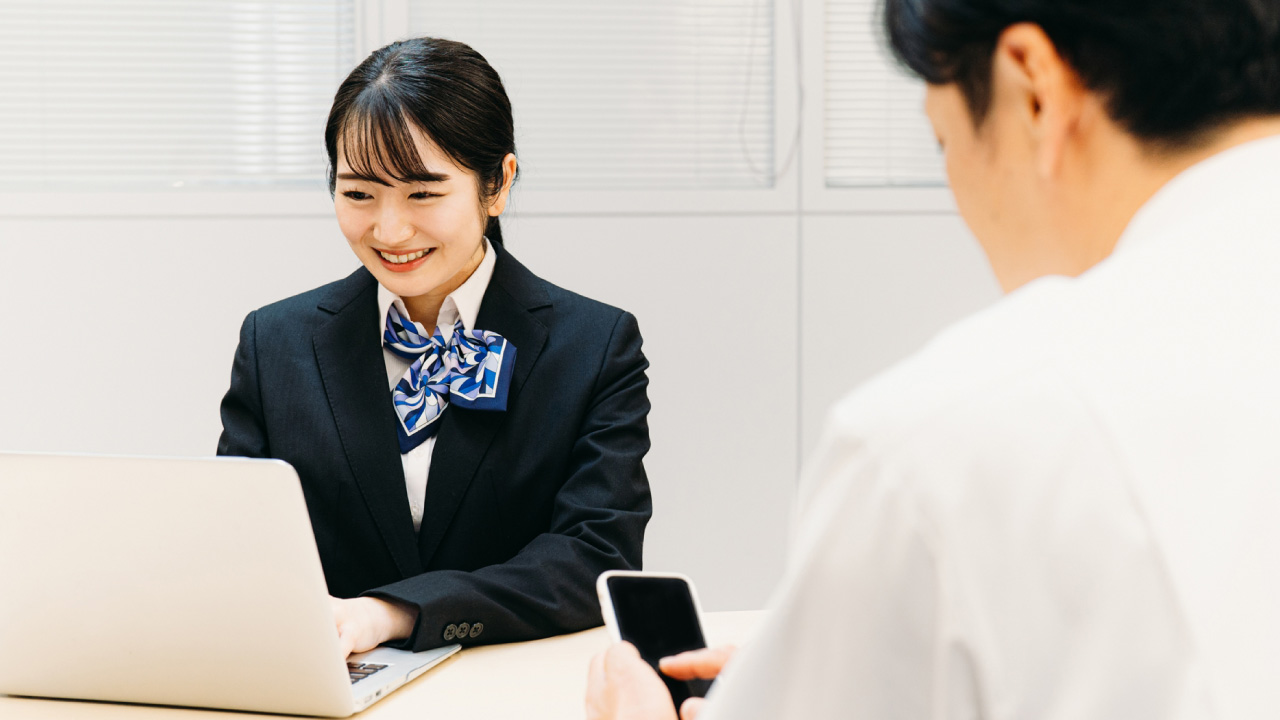 携帯ショップの店内